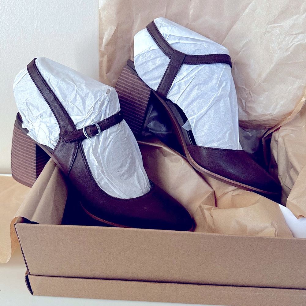 NEW Lucky Brand Women's Xarissa Block Heel Pumps 9 Brown